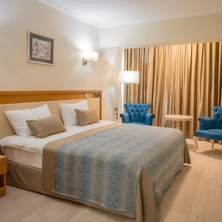 住宿加早餐酒店 Patalya Lakeside *