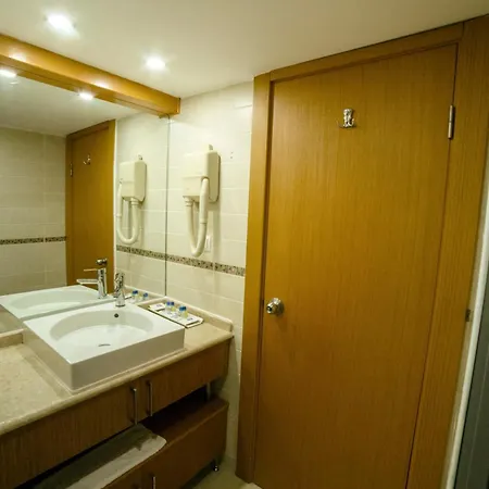 住宿加早餐酒店 Patalya Lakeside Golbası