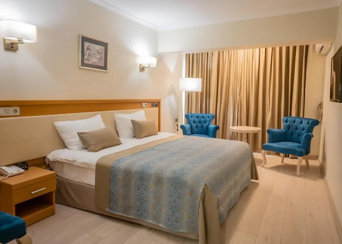 לינה וארוחת בוקר Patalya Lakeside *