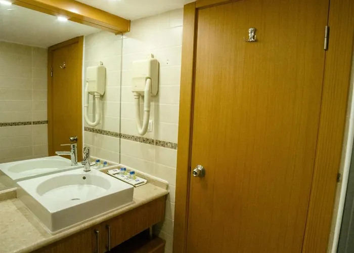 Frühstückspension Patalya Lakeside Golbası